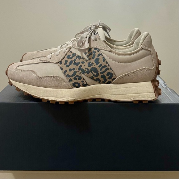 New Balance 327 sneakers - Picture 4 of 9